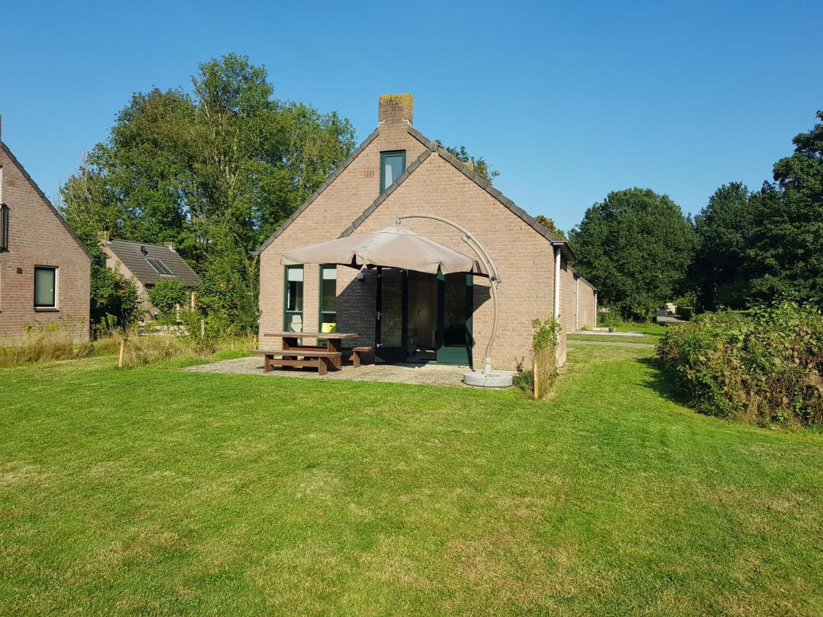 Holiday home Recreatiewoning Maas En Waal 92 *