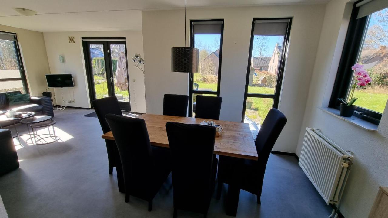 Recreatiewoning Maas En Waal 92 Holiday home